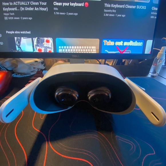 Advanced VR Headset with Controllers - White